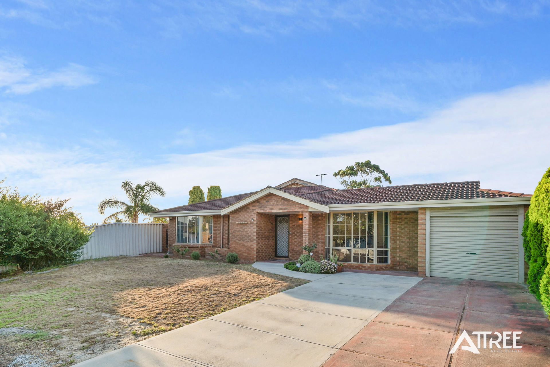 Listing image for 4 Ferntree Close, Thornlie  WA  6108
