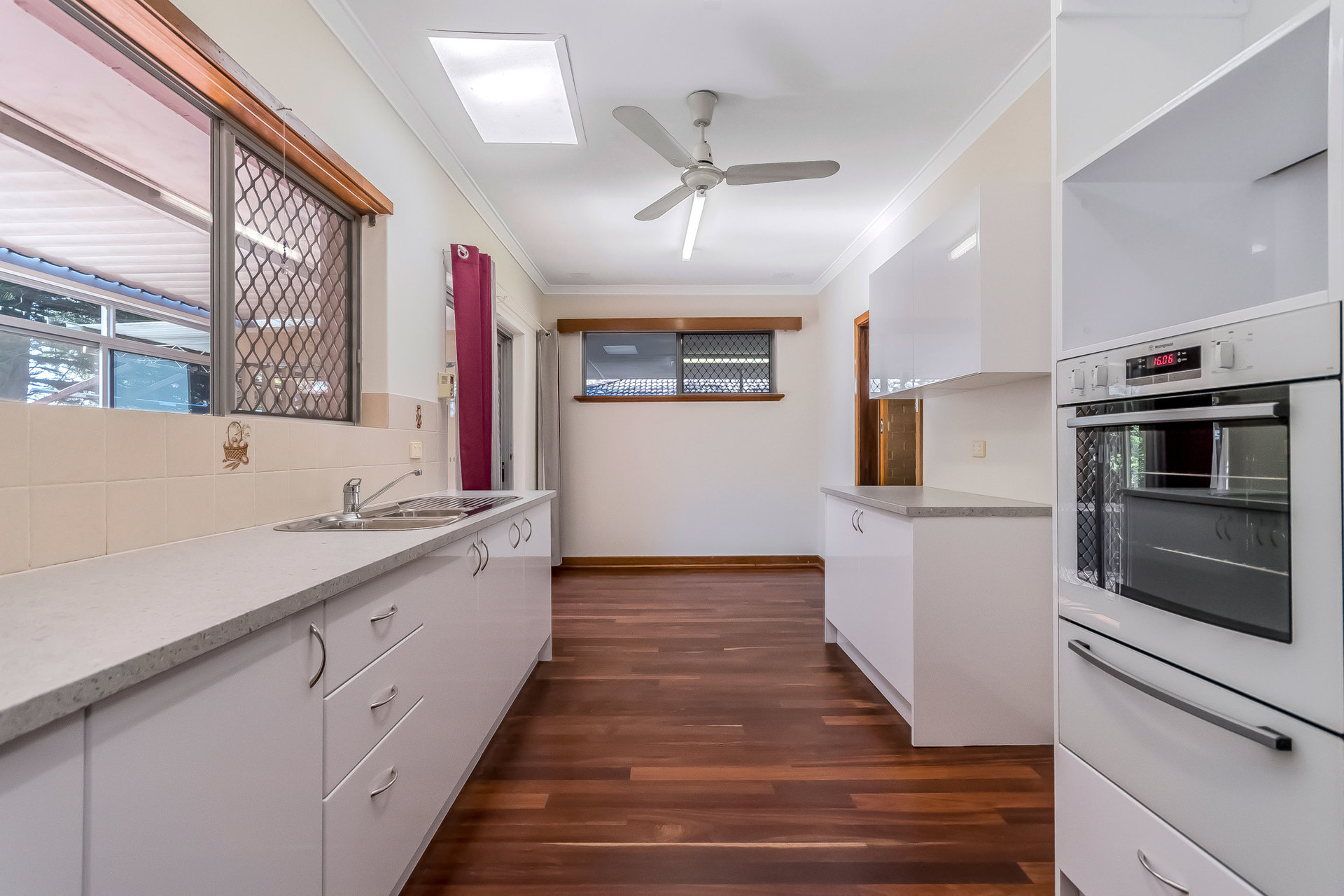 11 Parker Avenue, Mount Nasura WA 6112