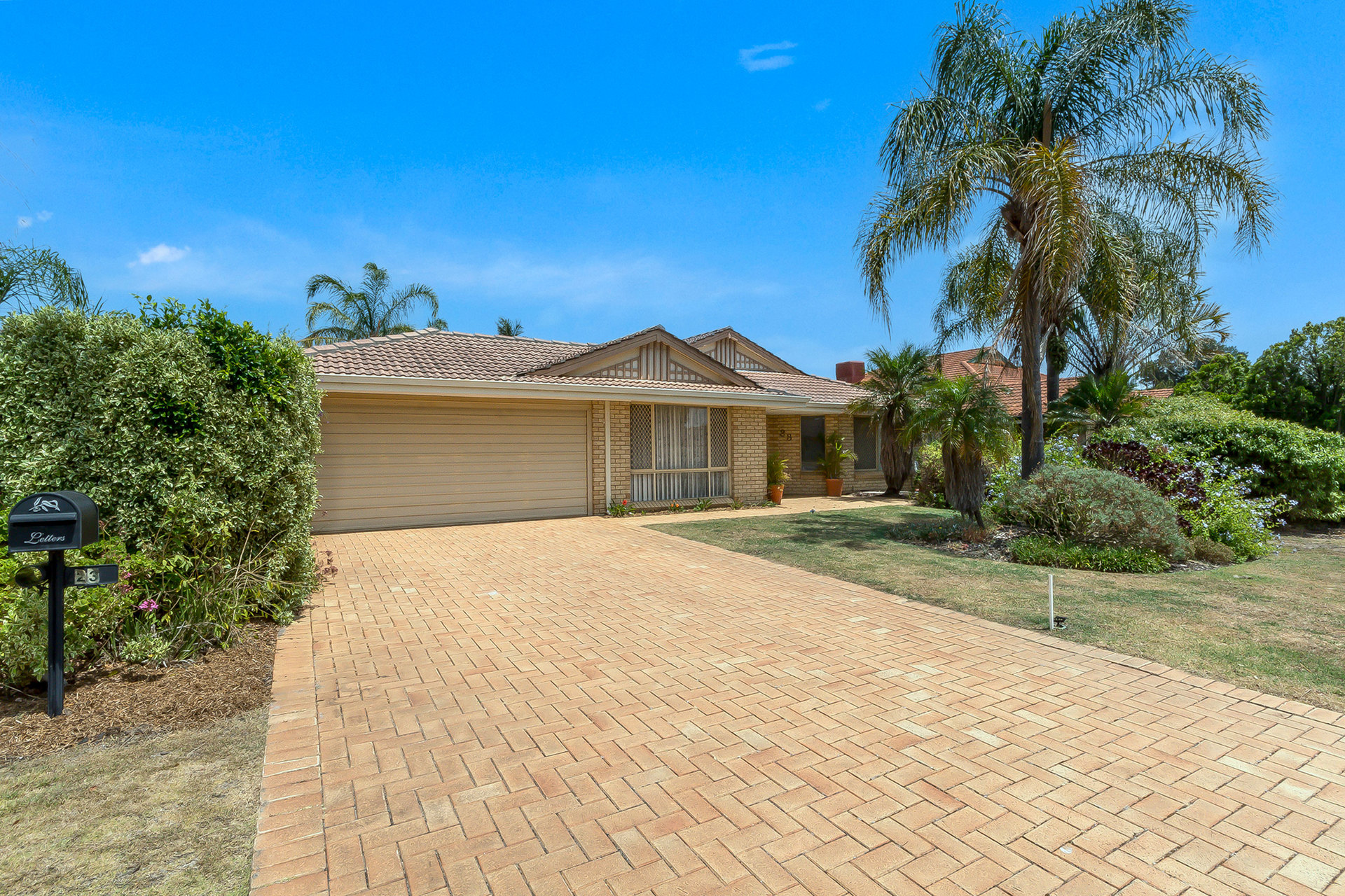 23 Voyager Drive, Thornlie WA 6108