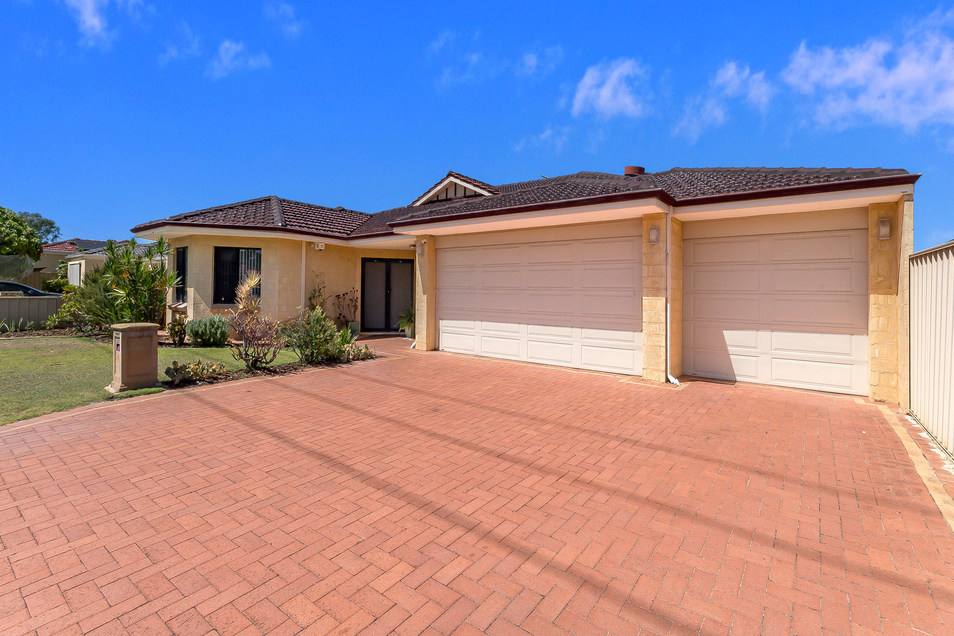 Listing image for 11 Hockley Loop, Canning Vale  WA  6155