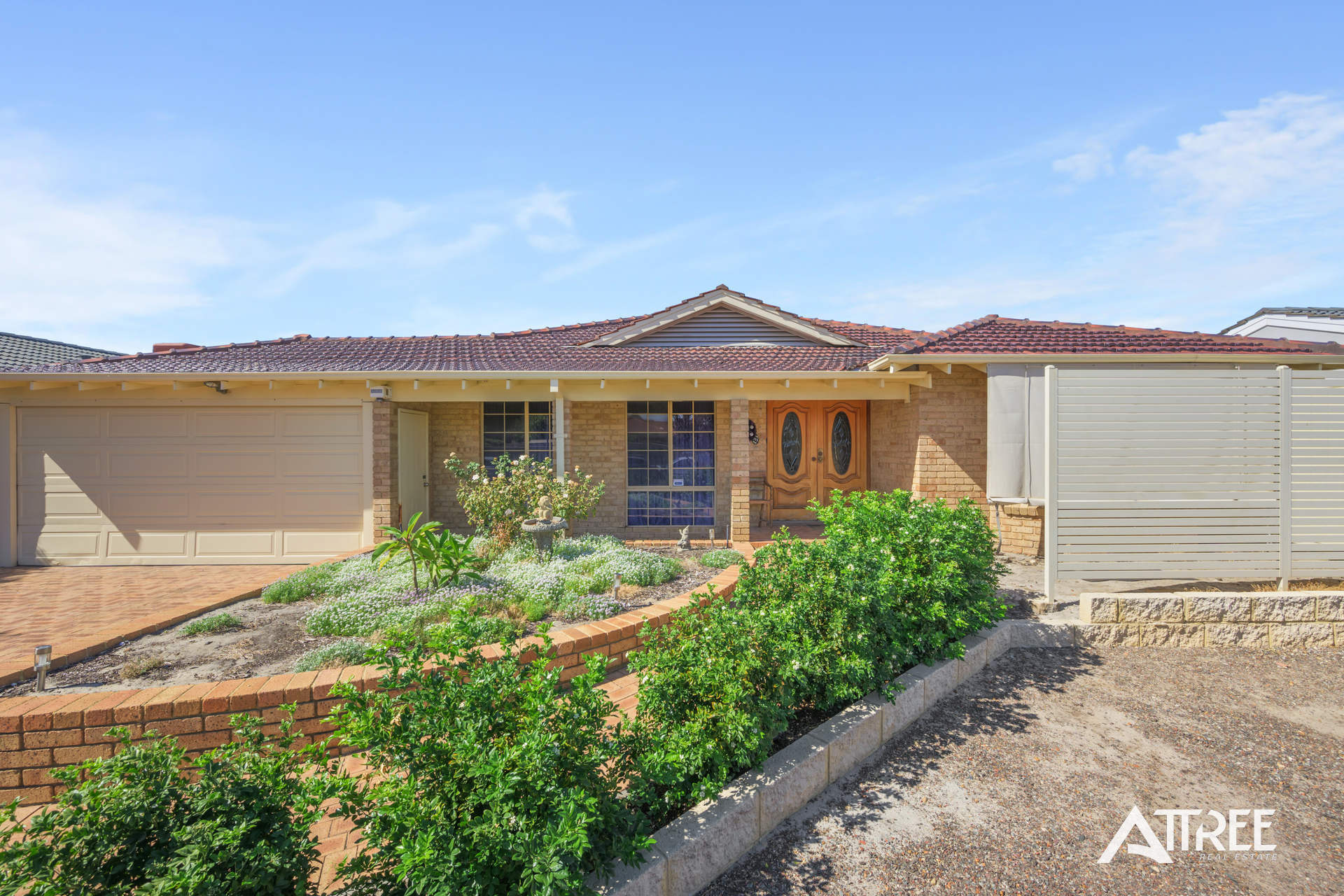 6 Ambassador Court, Thornlie WA 6108