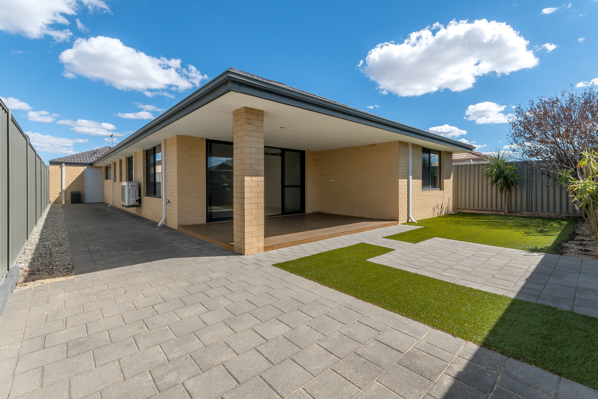 10 Cornforth Way, Piara Waters WA 6112