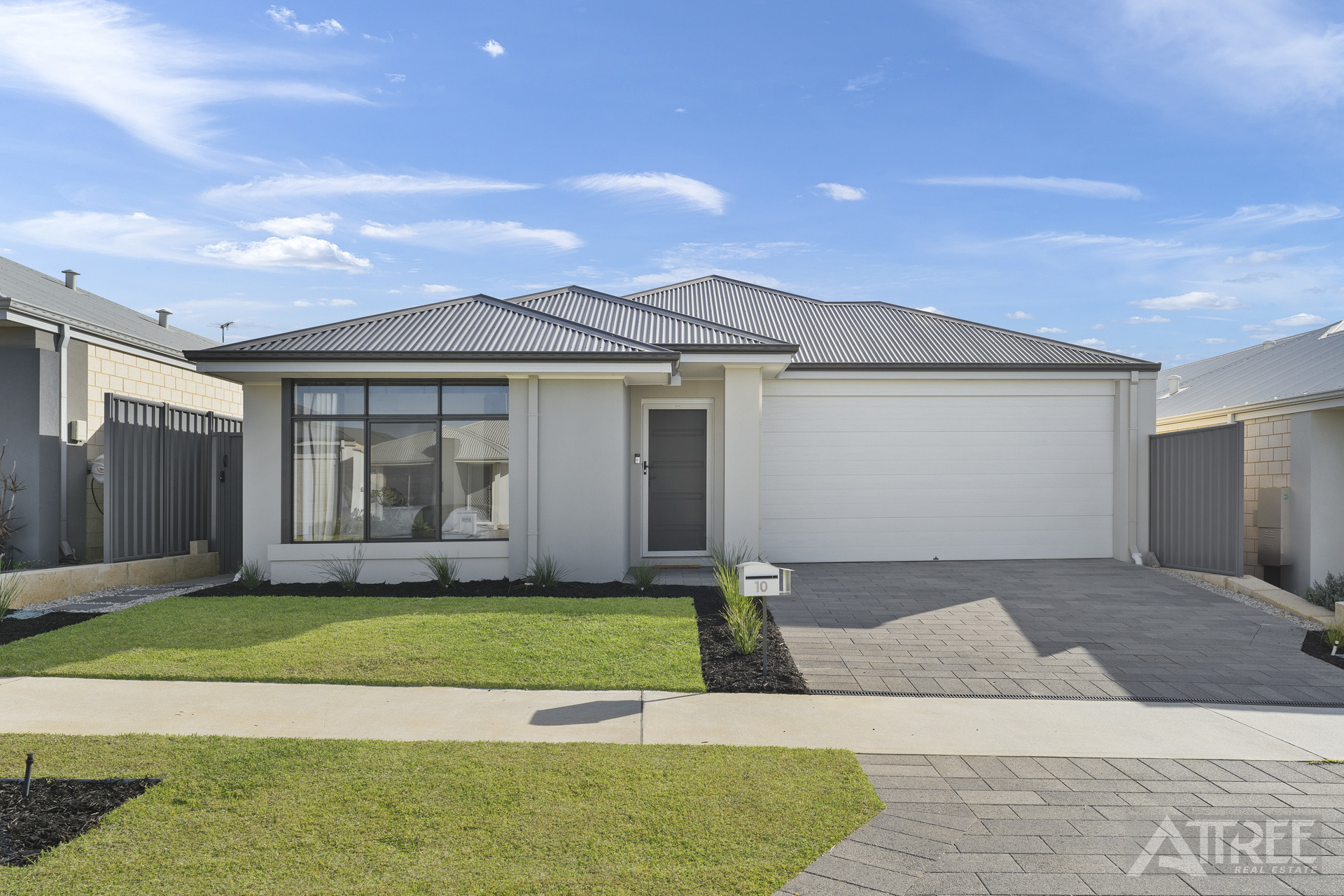 10 Dimer Way, Hammond Park WA 6164