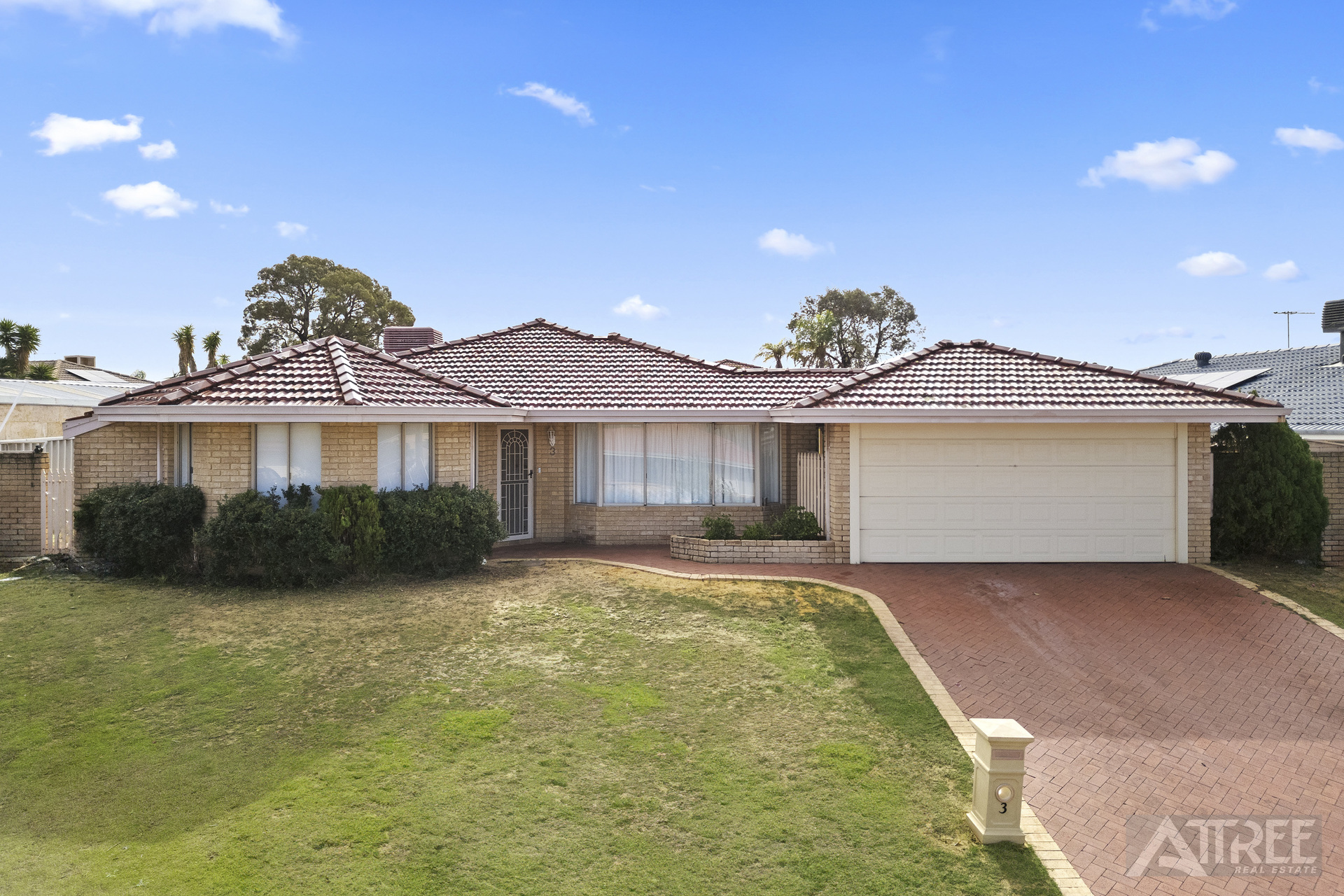 3 Poinsettia Grove, South Lake WA 6164