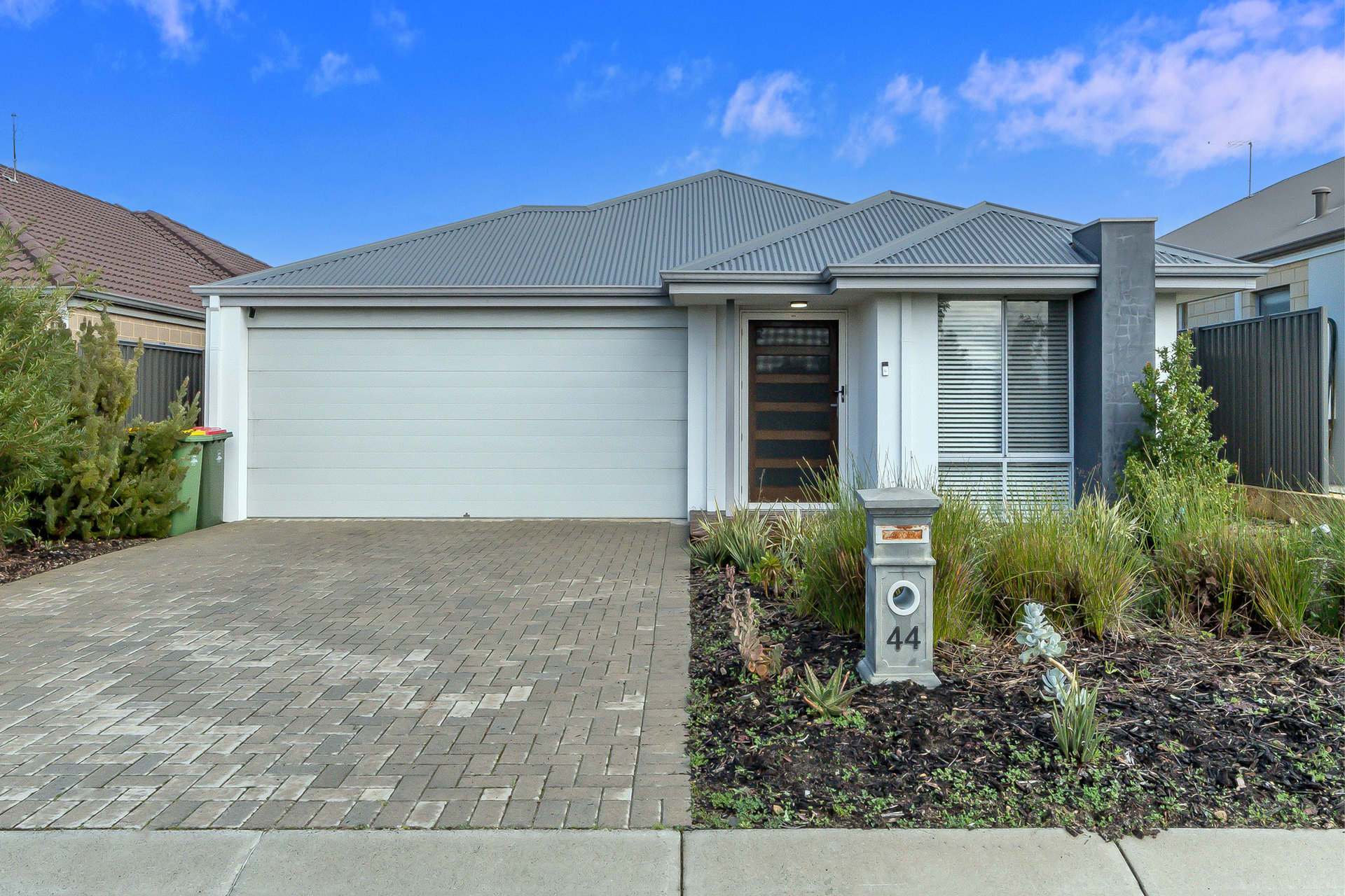 Listing image for 44 Sunstone Boulevard, Treeby  WA  6164