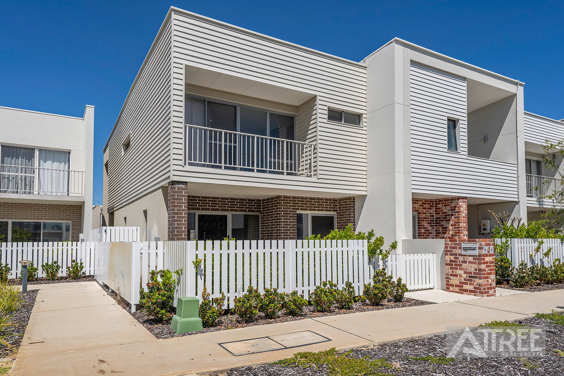 Listing image for 8 Catseye Walk, Treeby  WA  6164