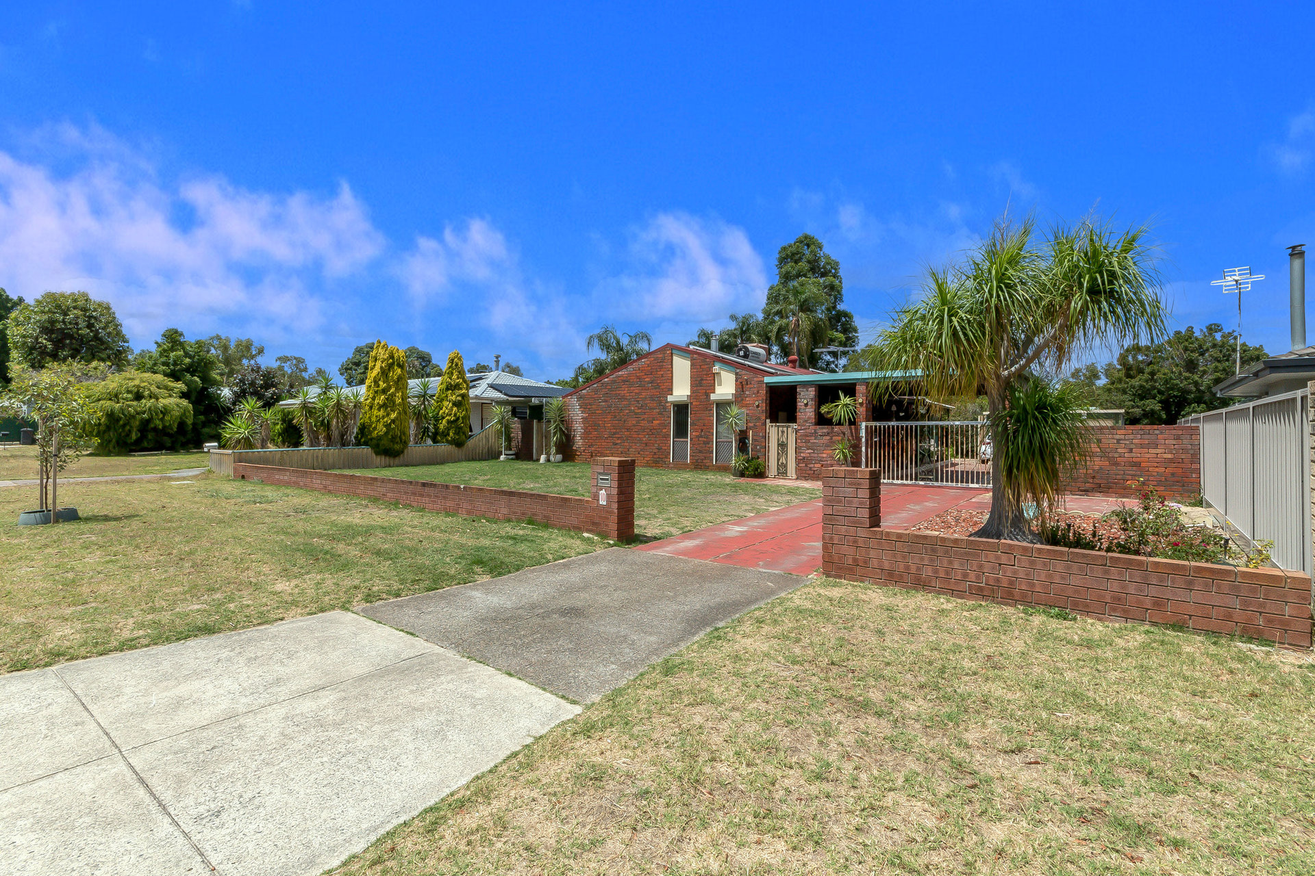 Listing image for 10 Teak Way, Maddington  WA  6109