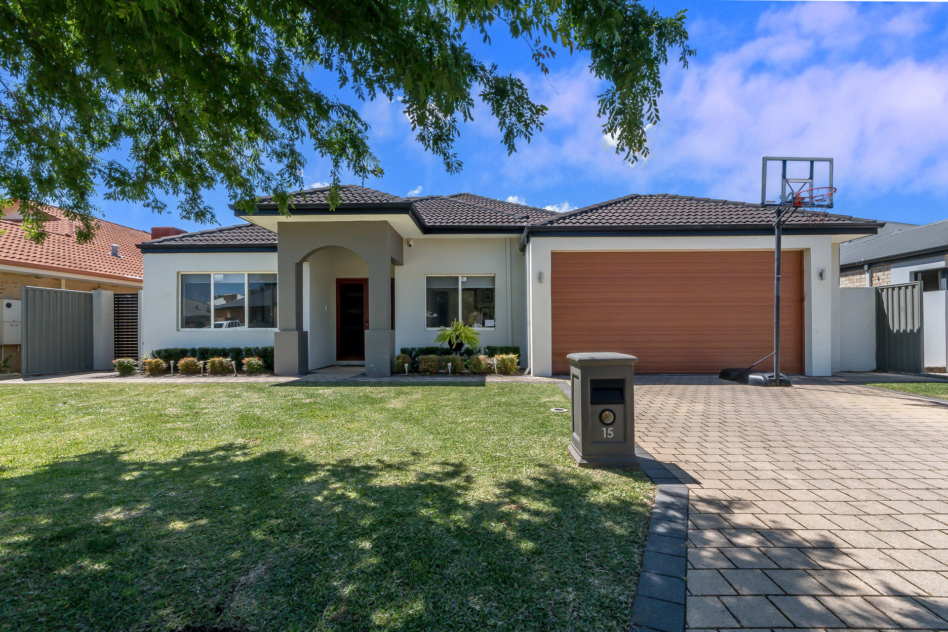 15 Bluestone Loop, Piara Waters WA 6112