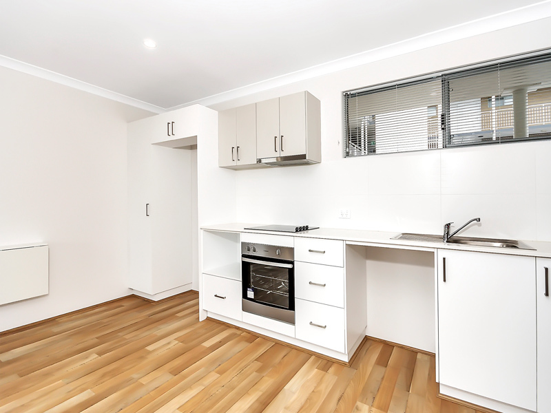 4/2 Delaronde Drive, Success WA 6164