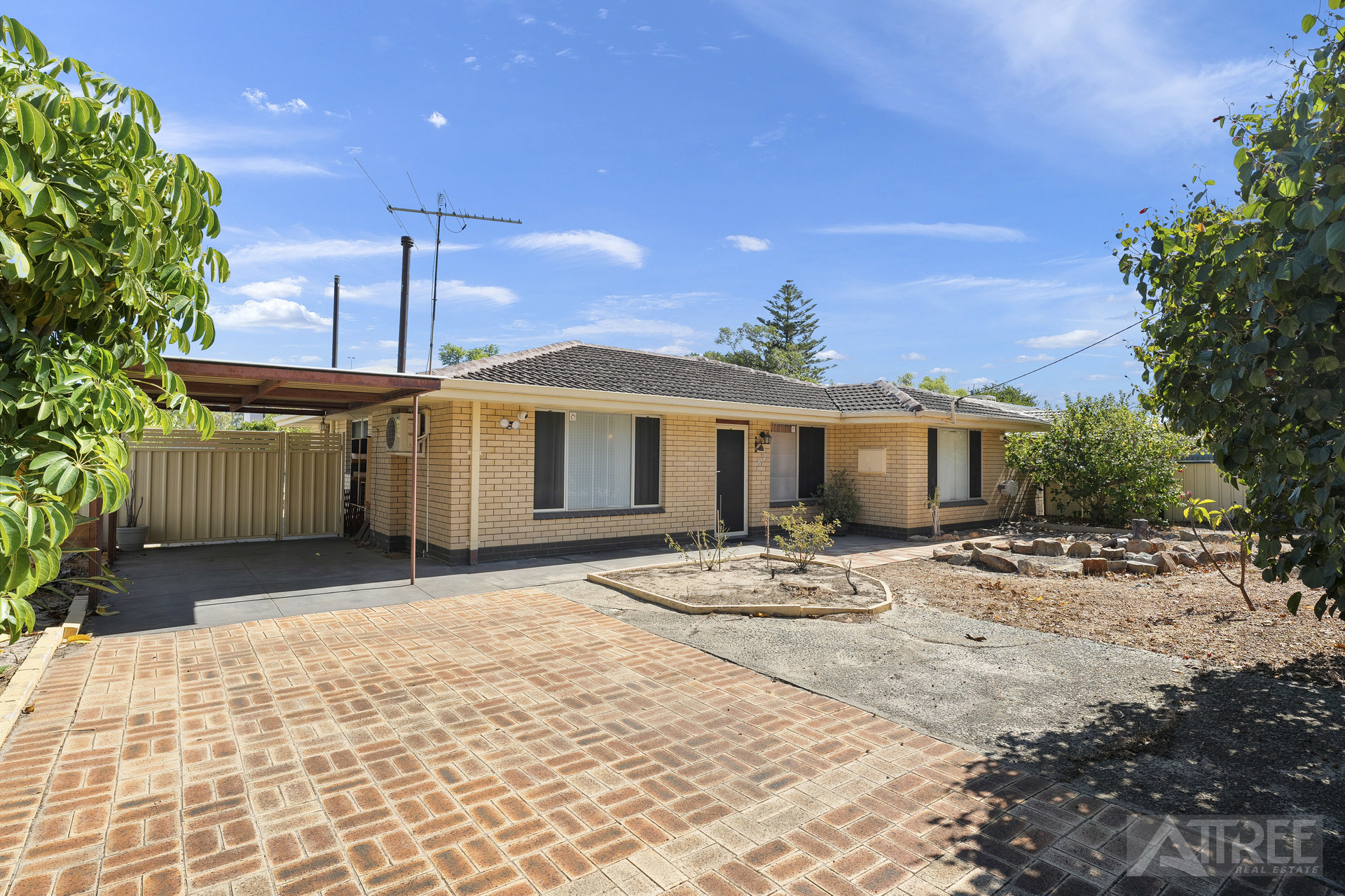 Listing image for 53 Hume Road, Thornlie  WA  6108