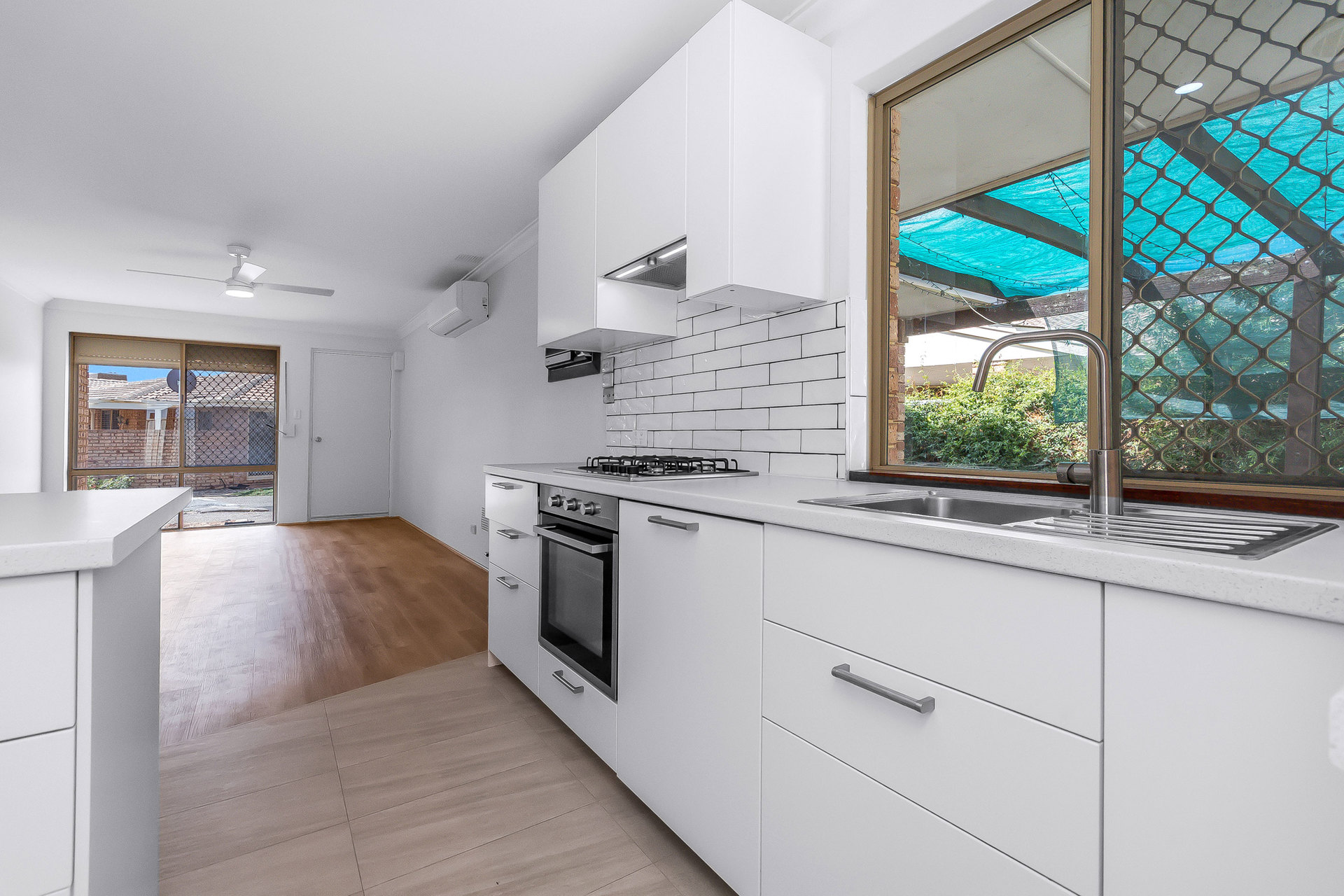 15/208 Burslem Drive, Maddington WA 6109