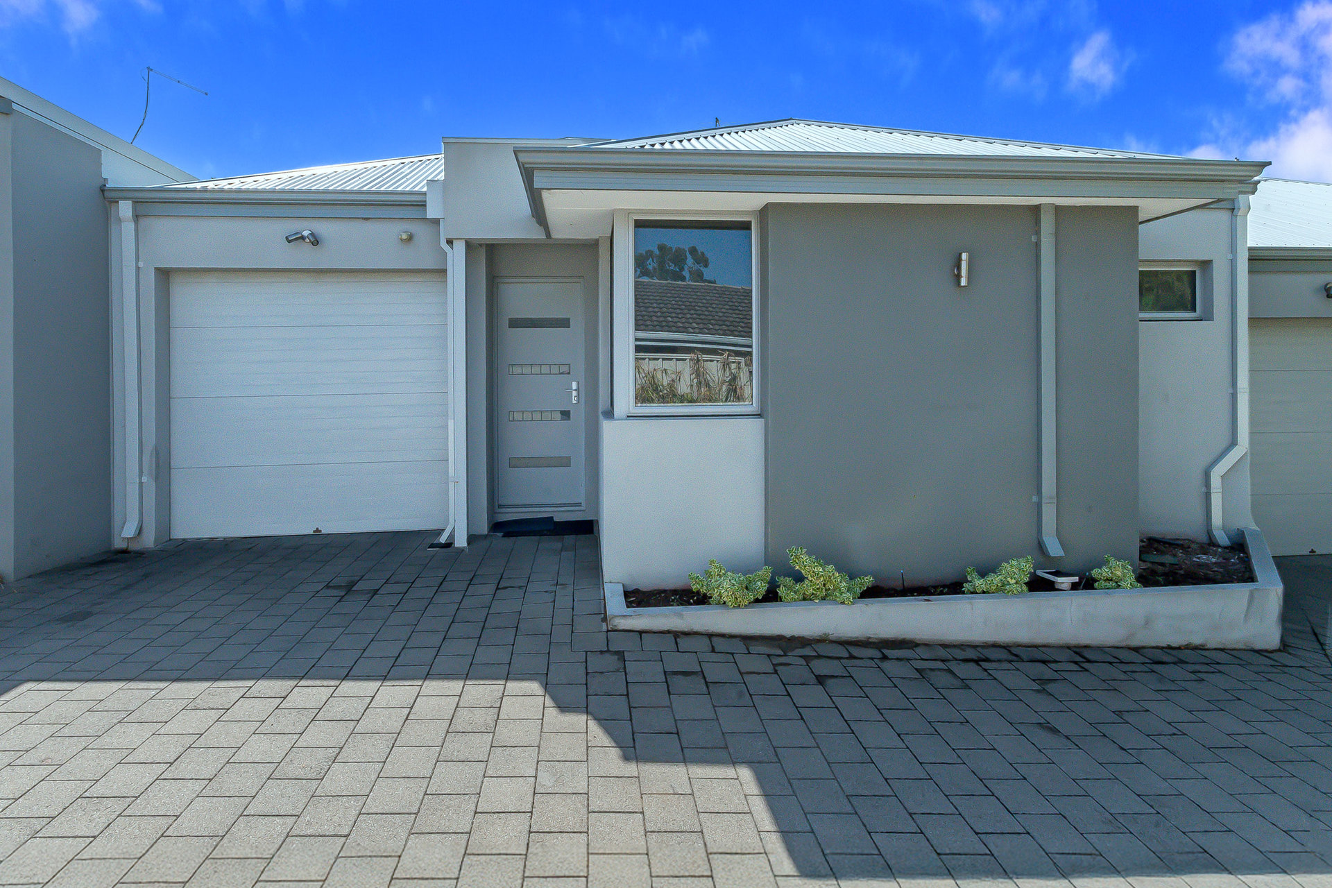 Listing image for 10B Debenham Street, Thornlie  WA  6108