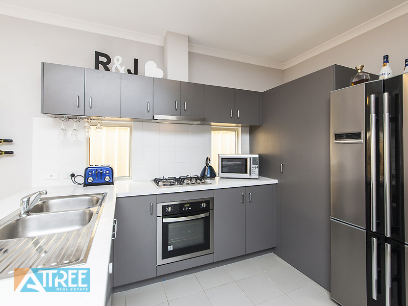 Listing image for 4/11 Carnation Street, Canning Vale  WA  6155