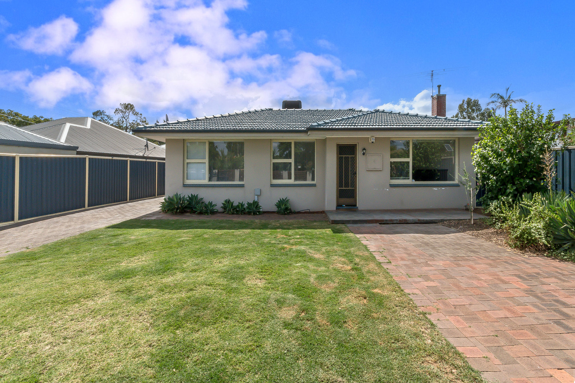 4 Crawley Road, Armadale WA 6112