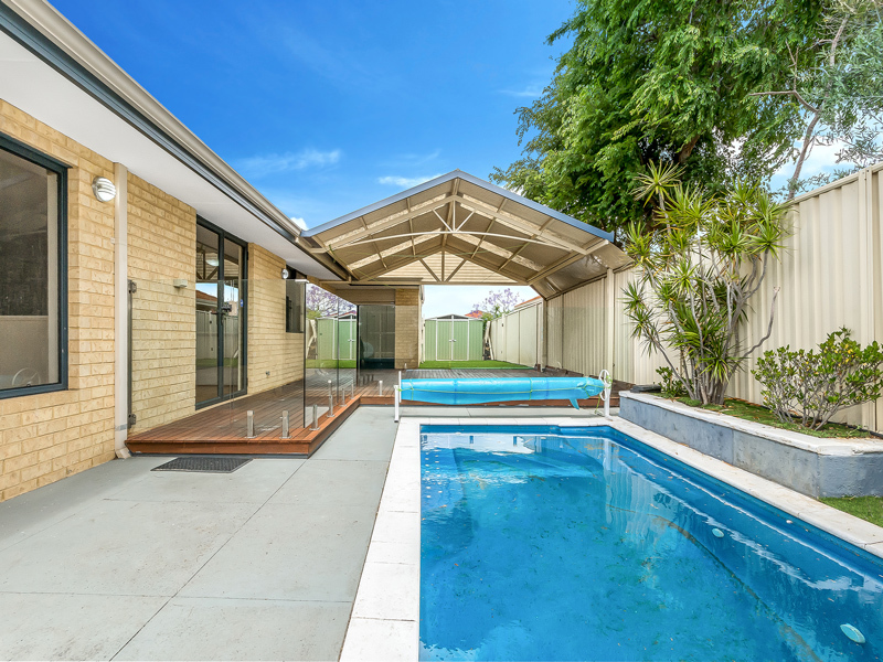 Listing image for 1 Clipper Parade, Canning Vale  WA  6155
