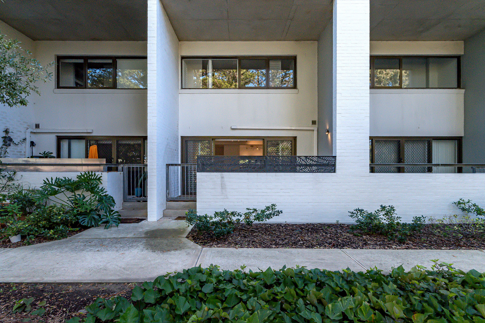 Listing image for 4/59 Breaksea Drive, North Coogee  WA  6163