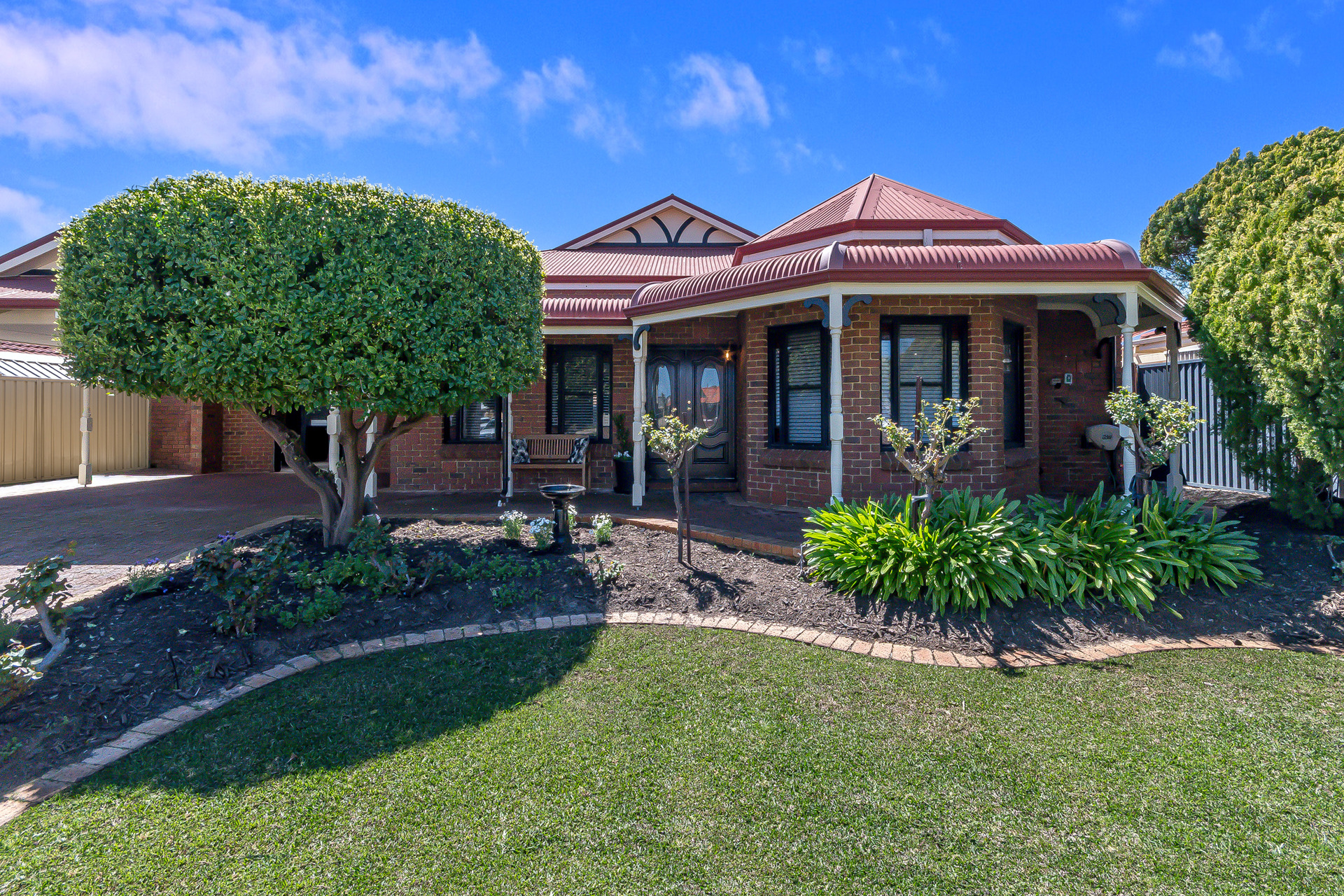 Listing image for 21 Tarragon Place, Thornlie  WA  6108
