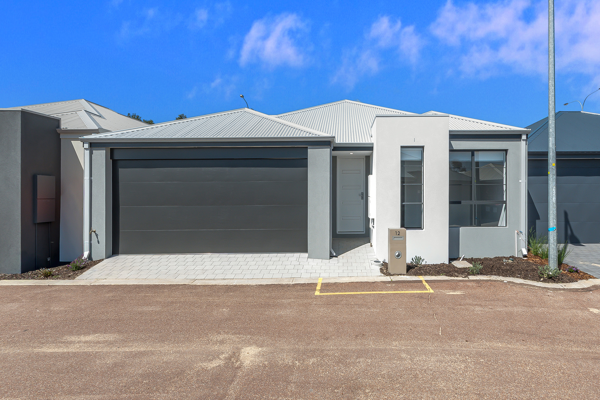 12/11 Piara Drive, Piara Waters WA 6112