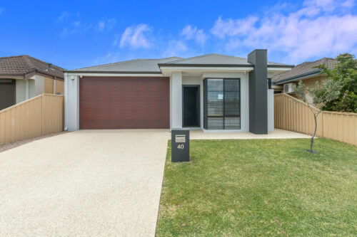 40 Middle Parkway, Canning Vale