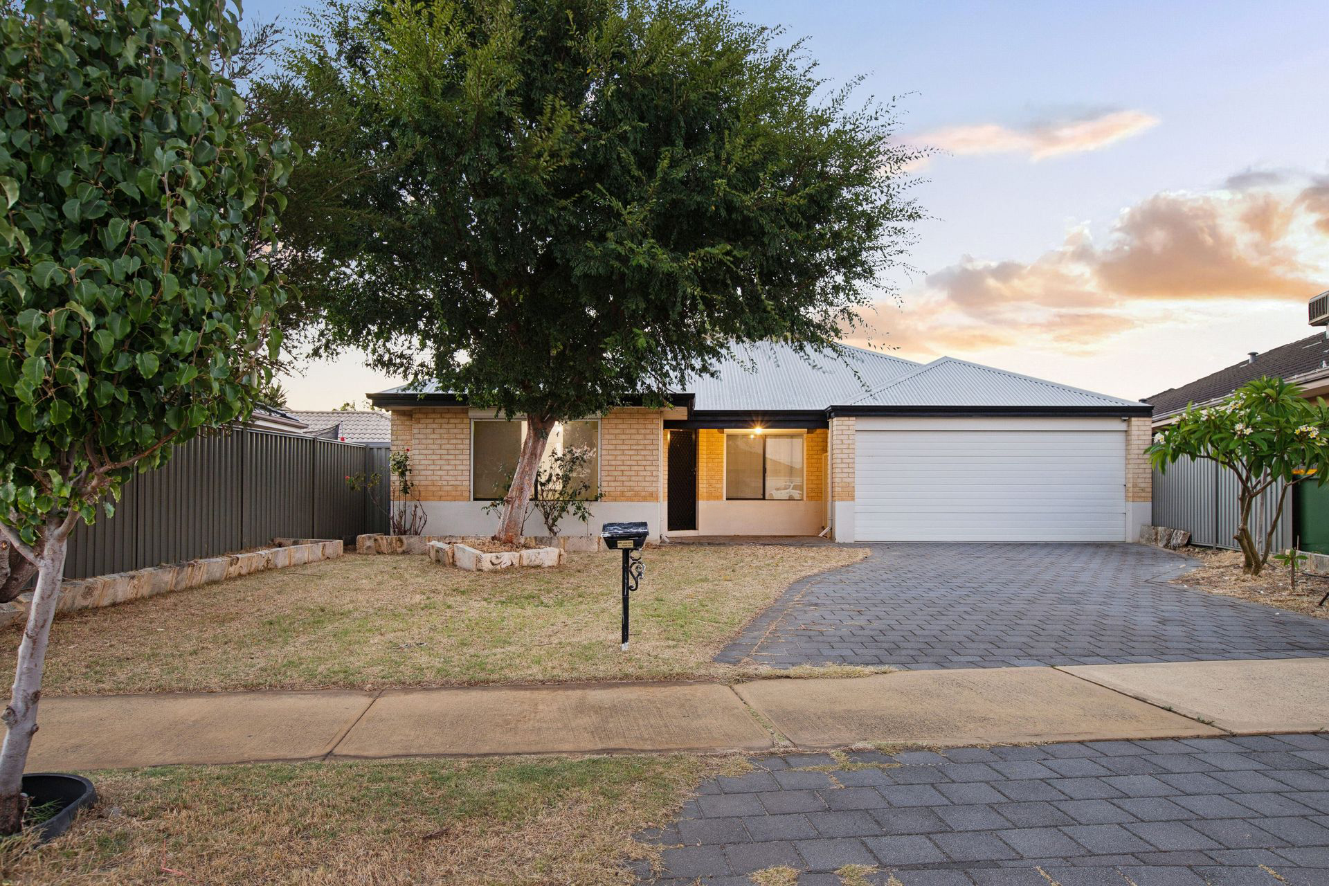 4 Gilman Court, Piara Waters WA 6112