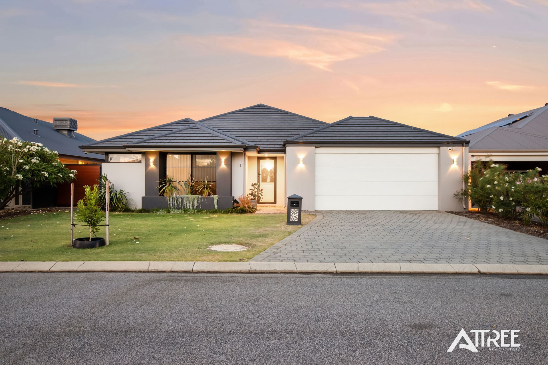 11 Holywell Street, Piara Waters WA 6112