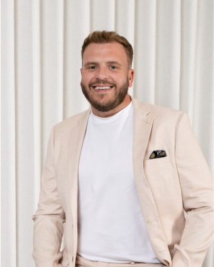 Headshot profile photo of Beau Geerlings