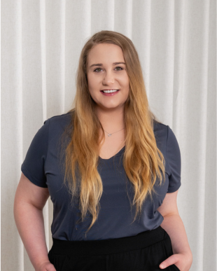 Headshot profile photo of Louise Leclercq