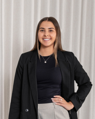 Headshot profile photo of Courtney Slater