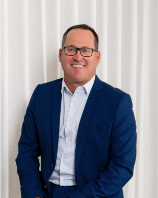 Headshot profile photo of Steve Arscott