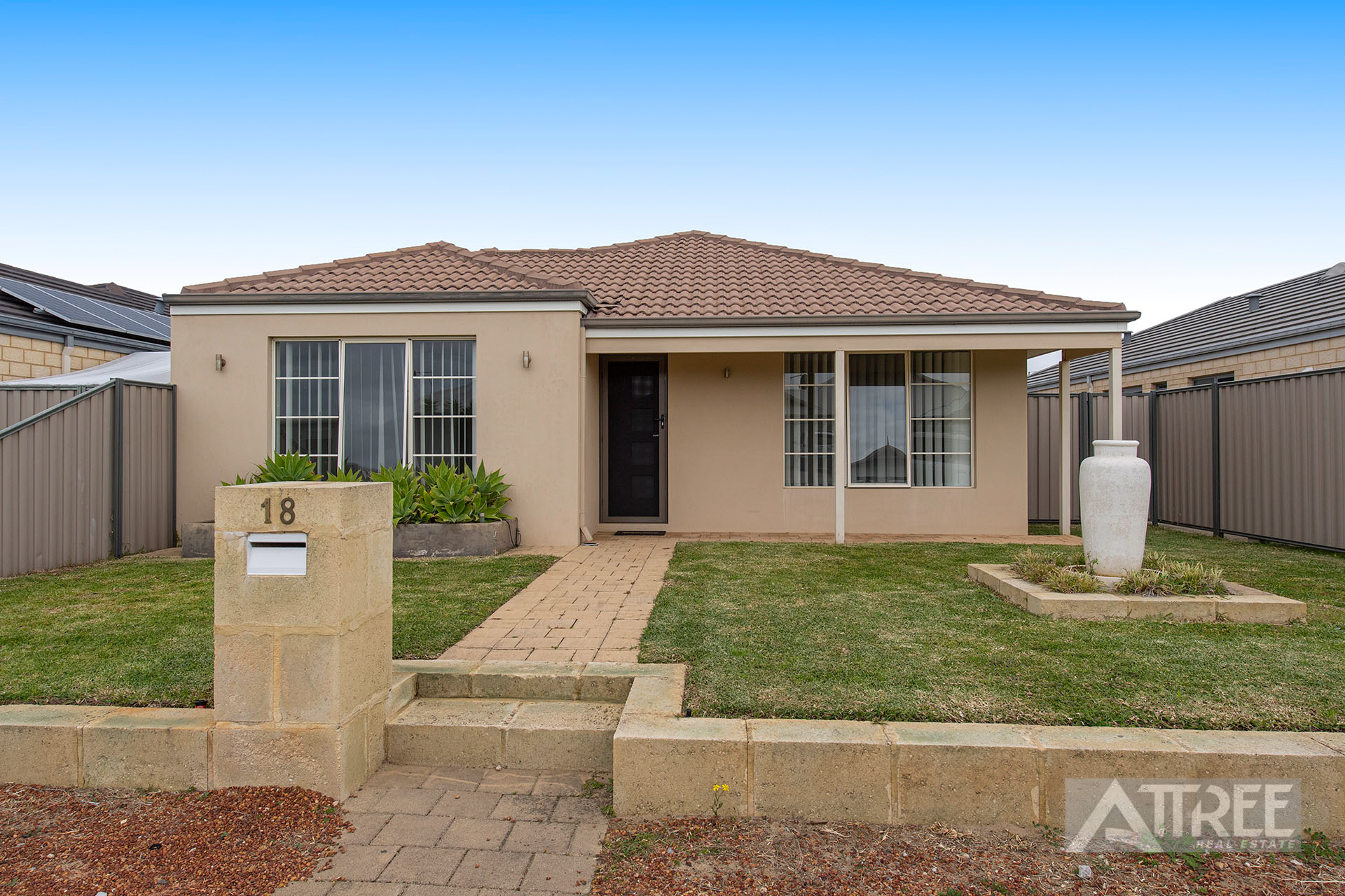 18 Padua Road, Piara Waters WA 6112