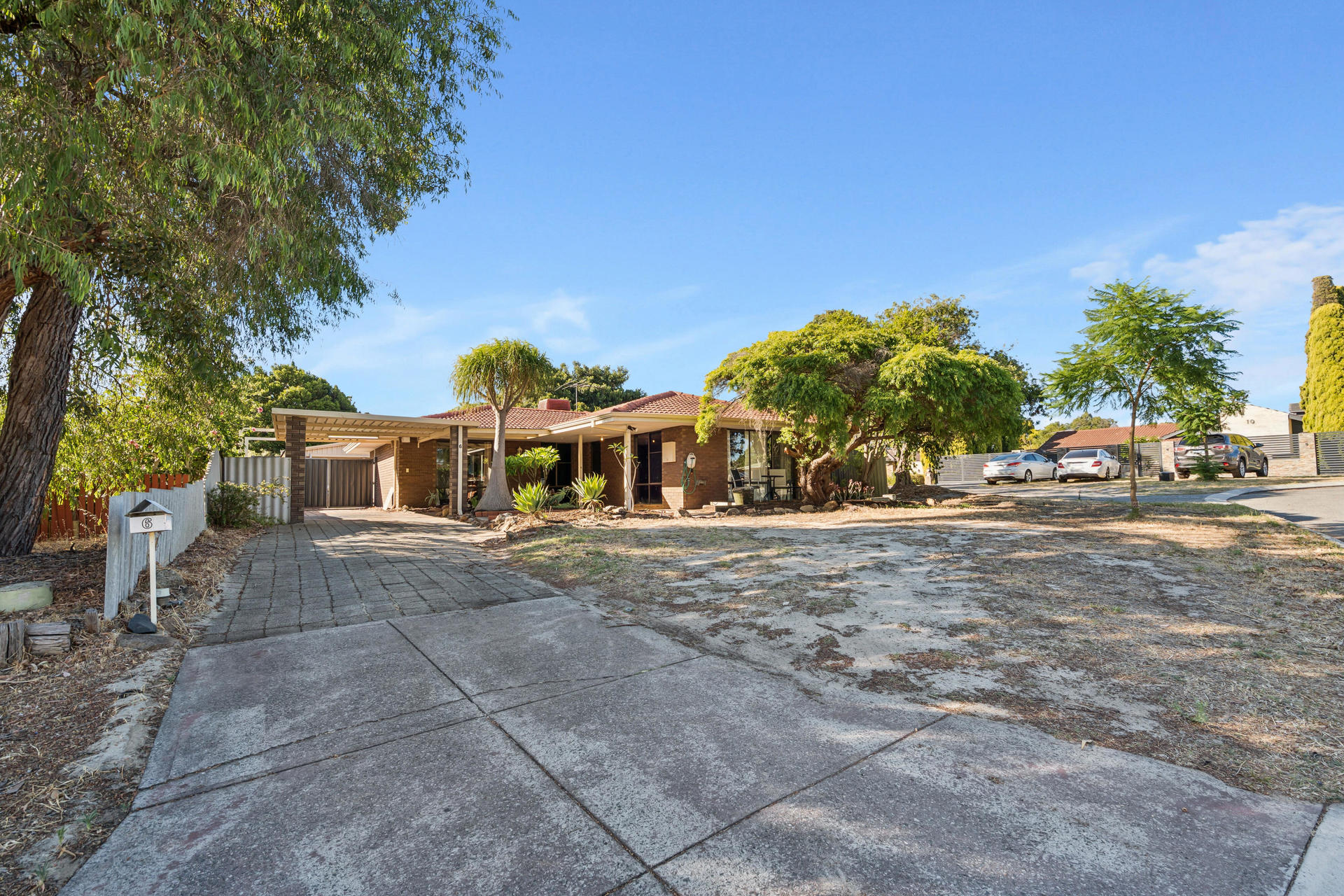 Listing image for 6 Paringa Place, Gosnells  WA  6110