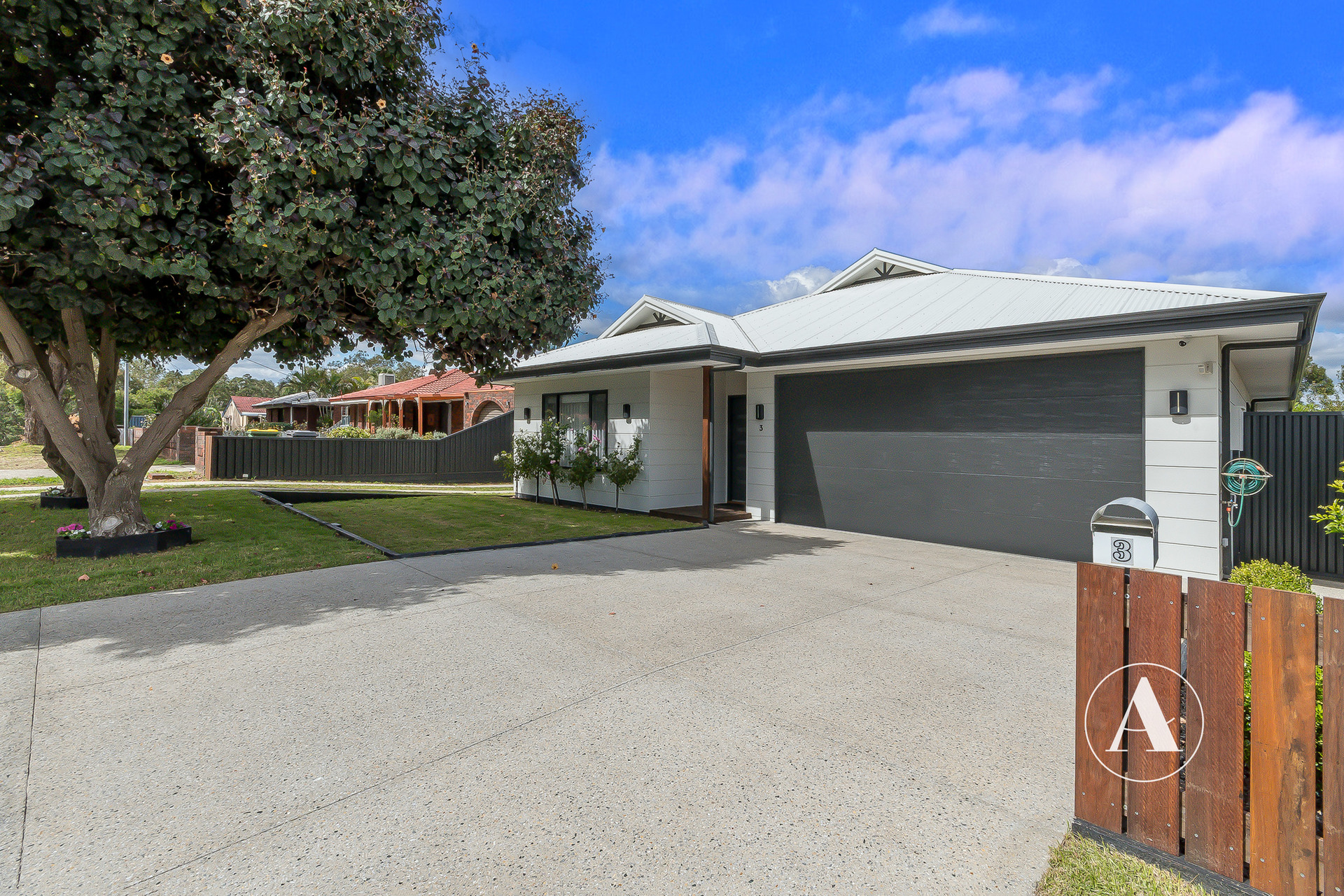 Listing image for 3 Ilford Place, Thornlie  WA  6108