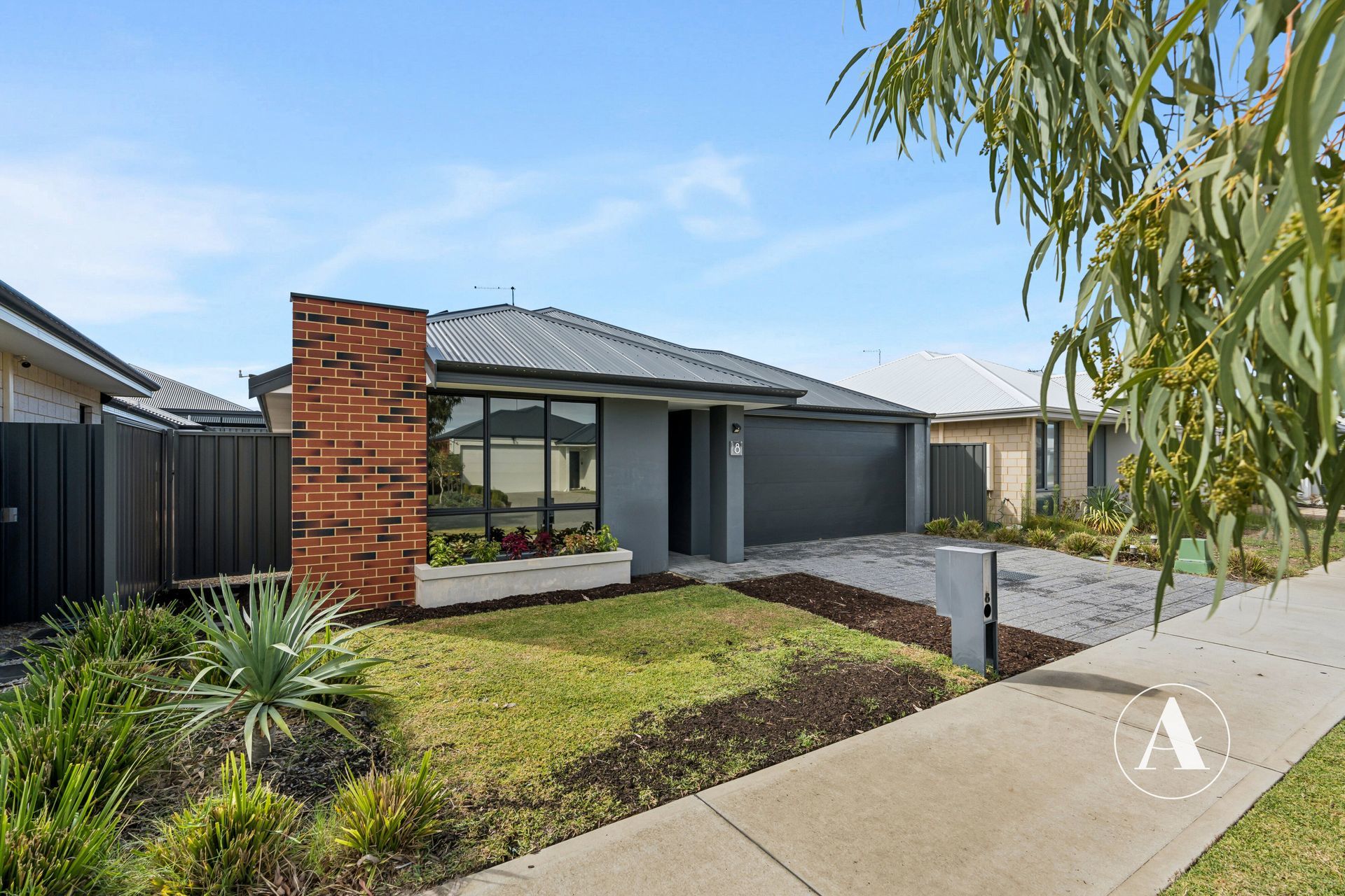 8 Swindale Avenue, Hilbert WA 6112