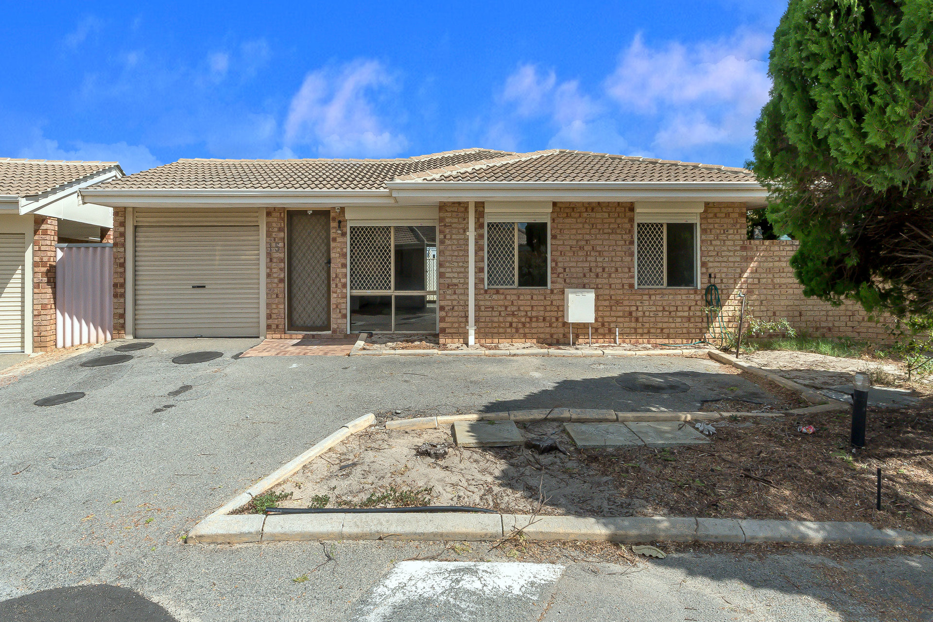 15/208 Burslem Drive, Maddington WA 6109
