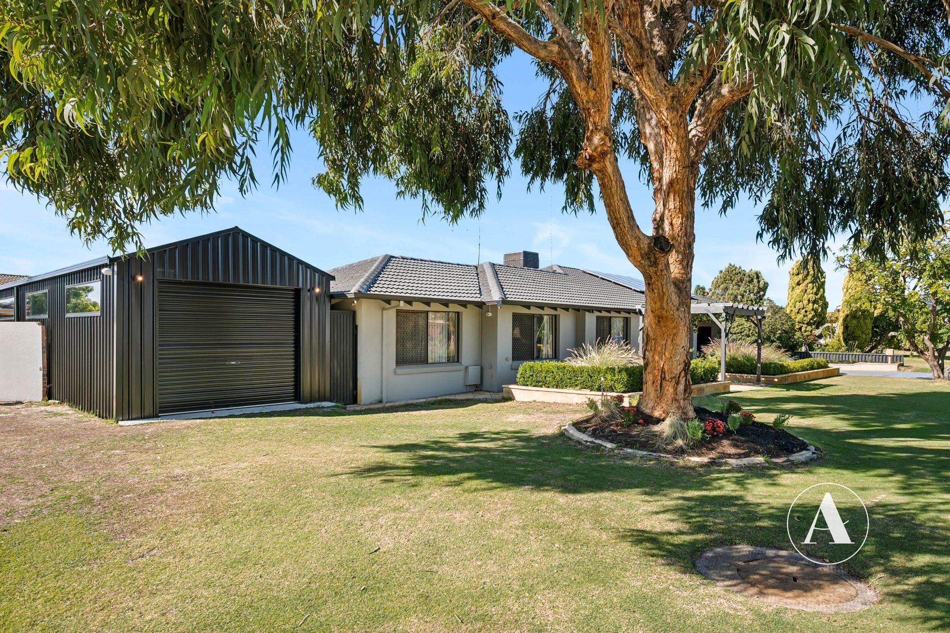 2 Crown Court, Thornlie WA 6108