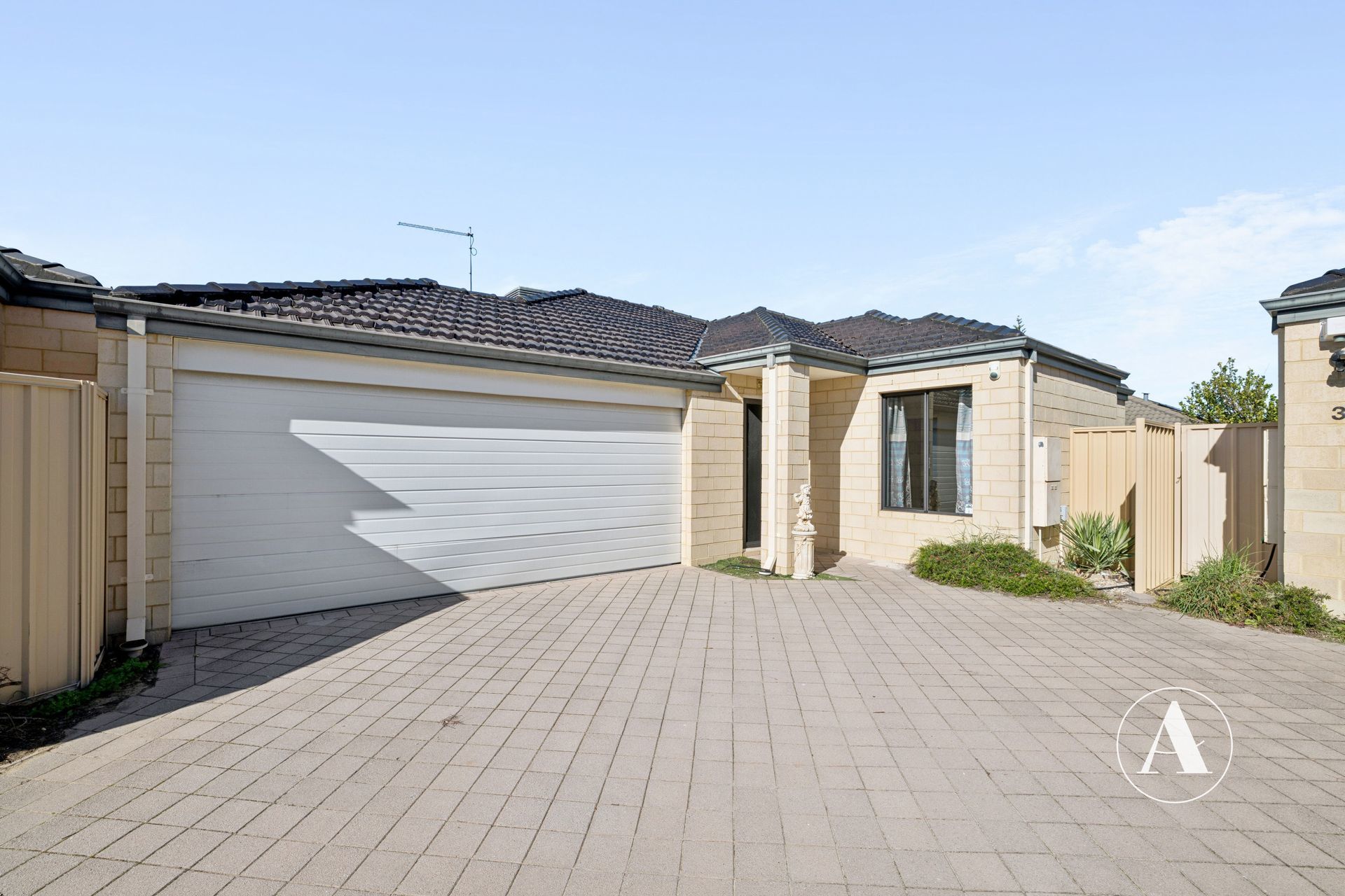 2/3 Paros Lane, Canning Vale WA 6155