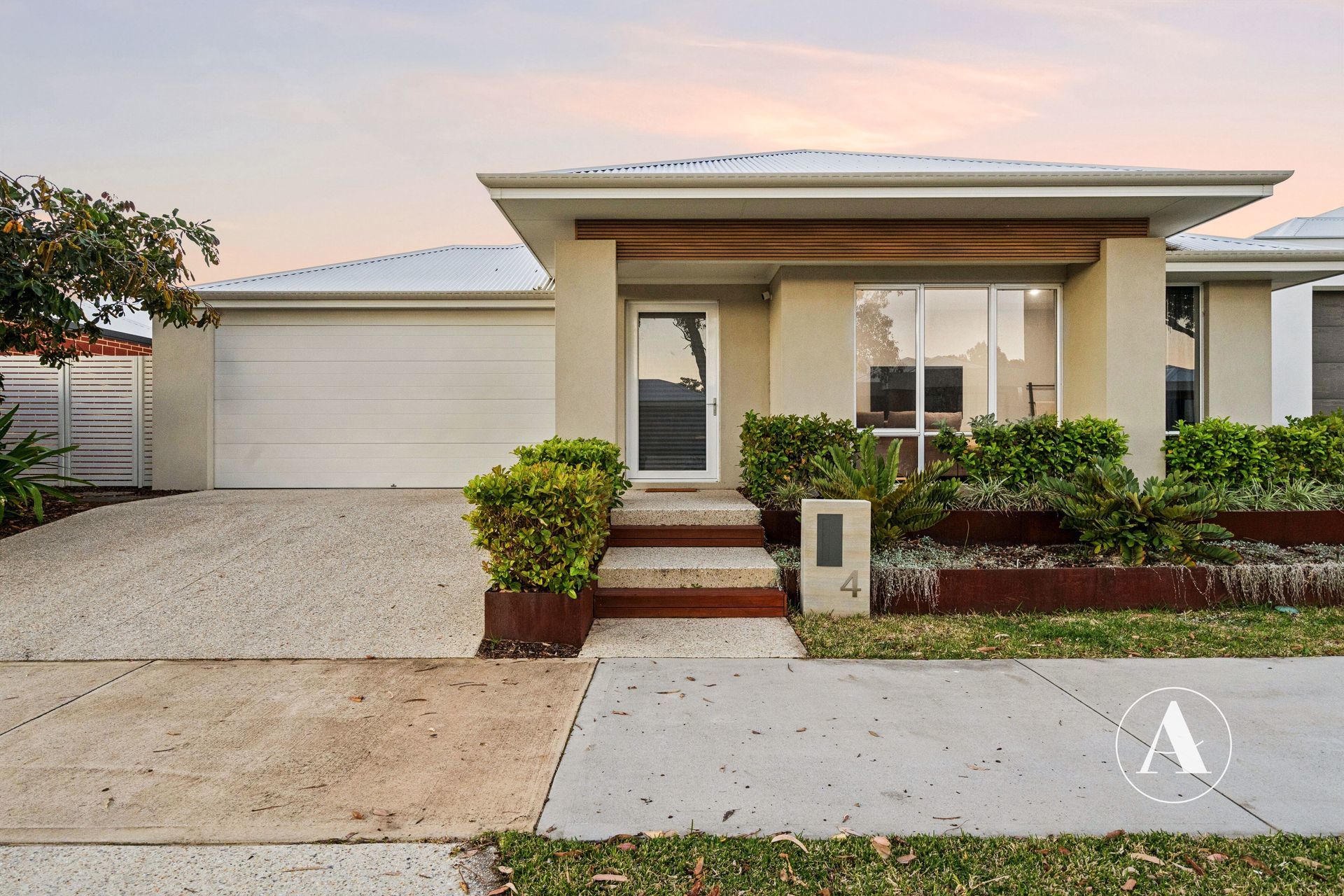 Listing image for 4 Boudicca Drive, Forrestdale  WA  6112