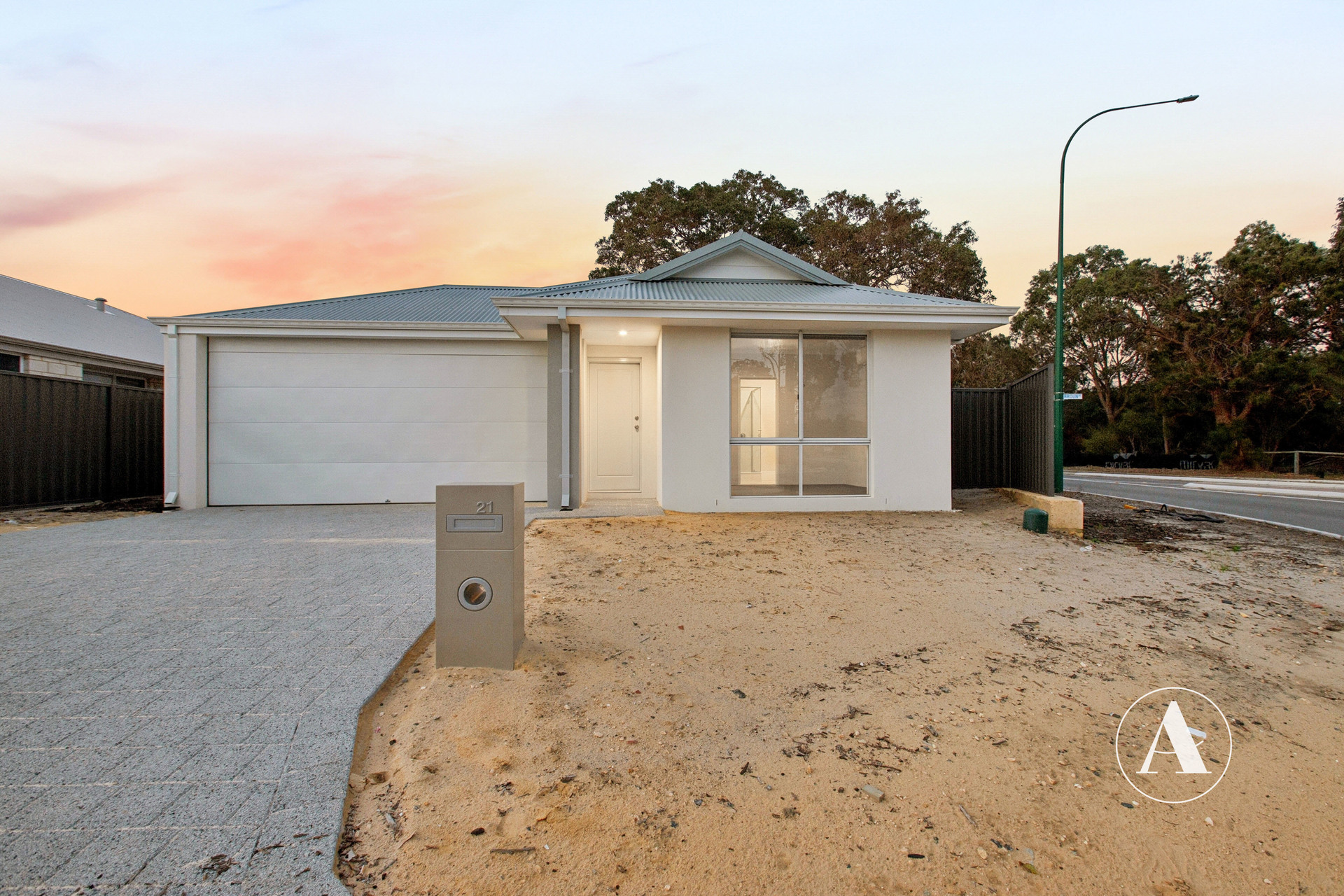 21 Fairy Way, Dudley Park WA 6210
